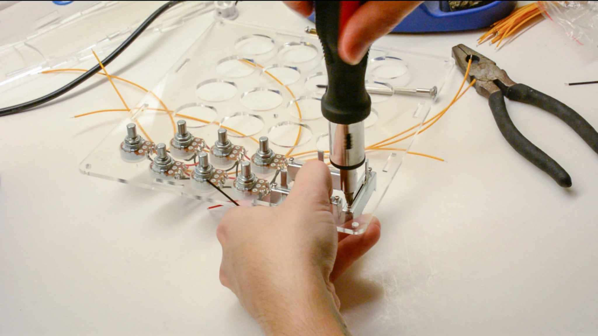 01-slider-potentiometers